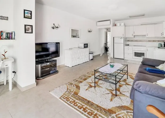 Capistrano Village B, 1 Bedroom + Free Wi-fi *