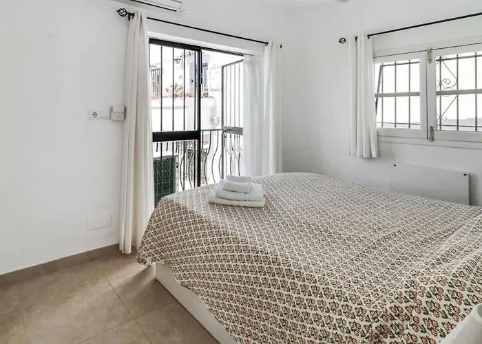 Capistrano Village B, 1 Bedroom + Free Wi-fi Апартаменты Нерха